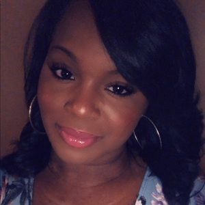 Meet your Posher, Alicia